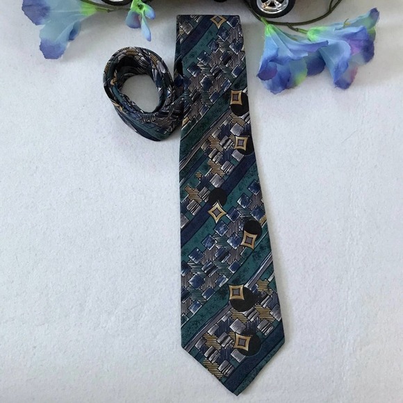 No Brand Graphic Tie OS - Picture 2 of 5